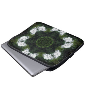 GREEN ABSTRACT DRAWING. SAMER BRASIL 1 LAPTOP SLEEVE