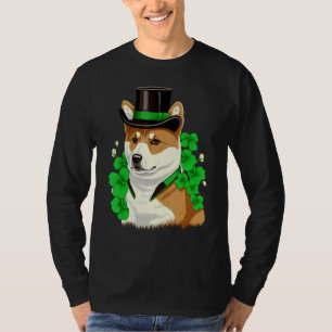 Green Akita Inu shamrock on St Patricks Day Akita  T-Shirt