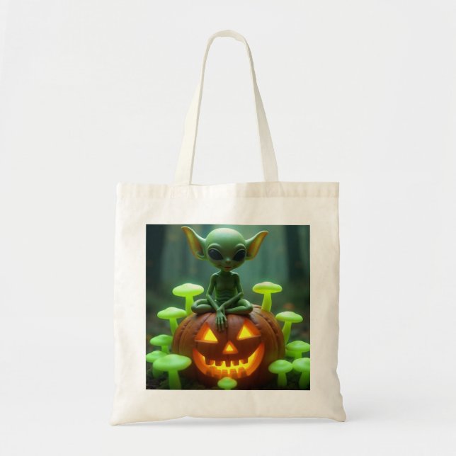 Green alien at halloween tote bag (Front)