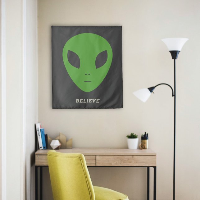 Green Alien Tapestry (Green Alien Tapestry)