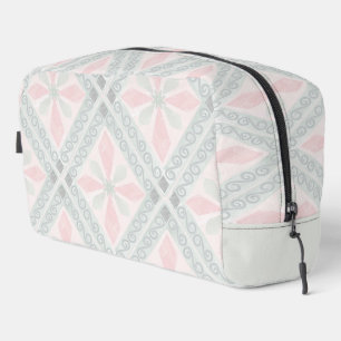 Green and pink pastel diamond pattern dopp kit