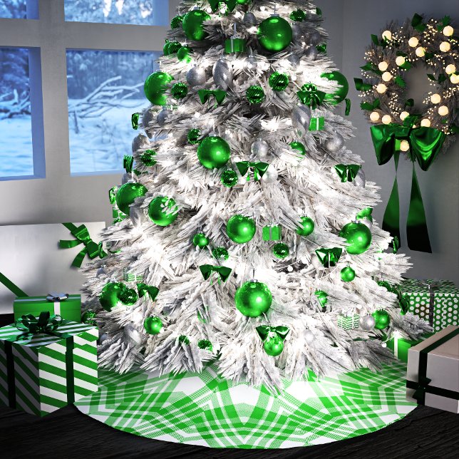 Green and White Christmas Plaid Brushed Polyester Tree Skirt (Creator Uploaded)