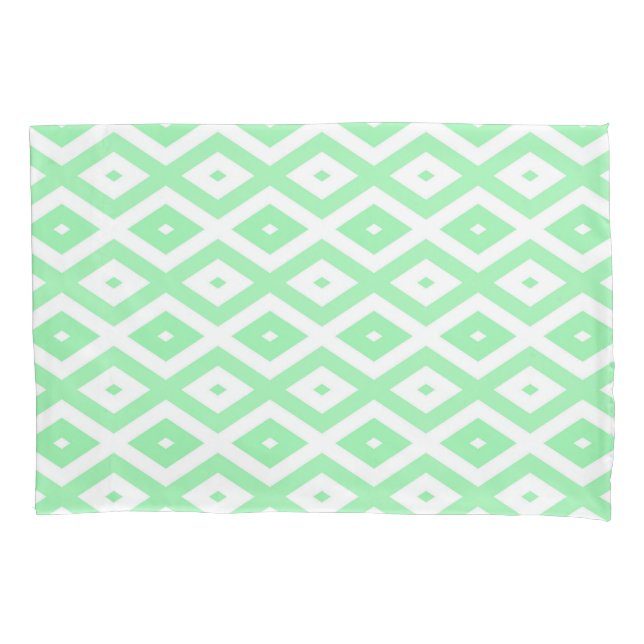 Green and white diamond pattern pillowcase (Front)