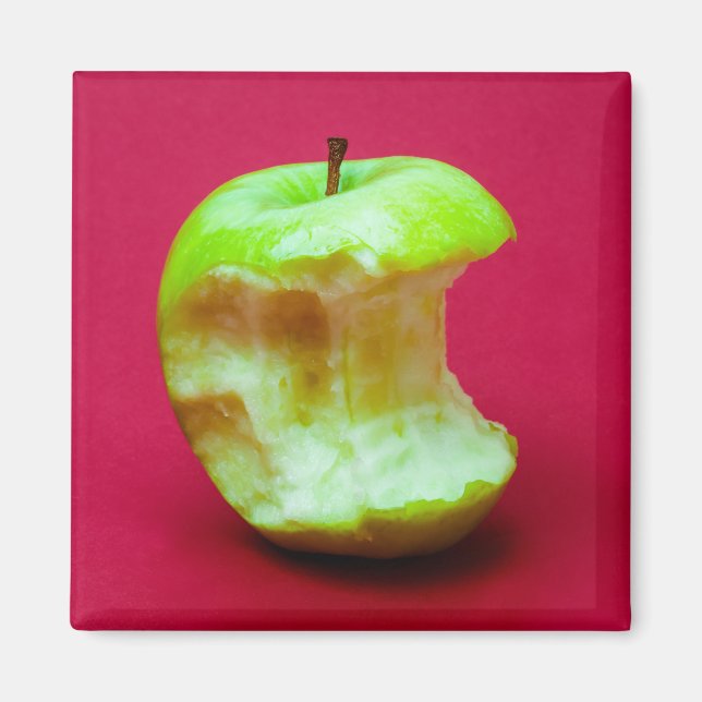 Green apple nibbled magnet (Front)