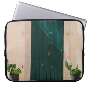 GREEN CACTUS PLANT NEAR GREEN DOOR LAPTOP SLEEVE