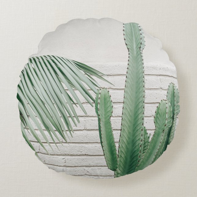 Green candelabra cactus round cushion (Front)