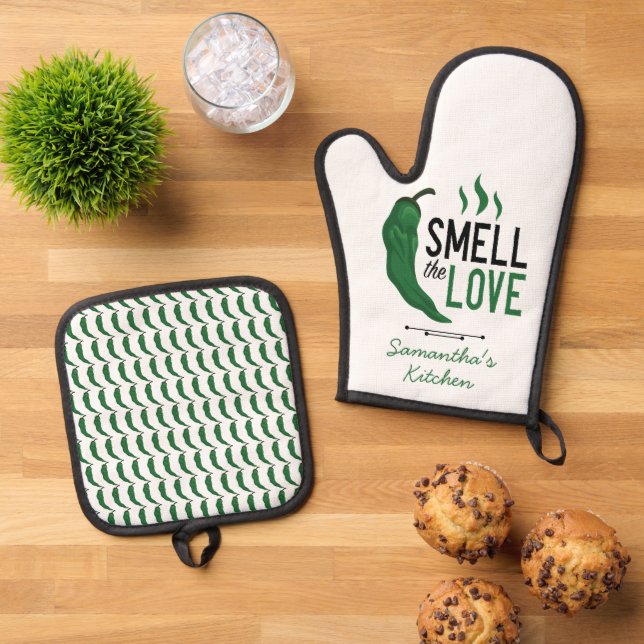 Green Chile Smell the Love Oven Mitt & Pot Holder Set (Top Down)