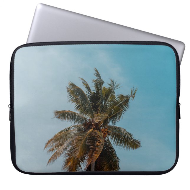 Green coconut tree under blue sky laptop sleeve (Front)