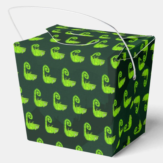 Green cute chameleon favour box (Back)