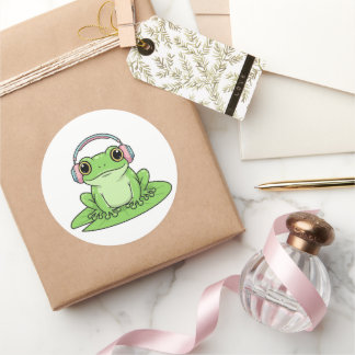 Green Frog Listening Music – Pastel Vibe Classic Round Sticker