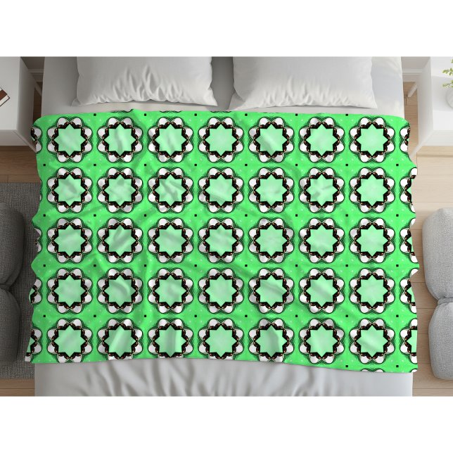 Green geometric mandala pattern  fleece blanket (Creator Uploaded)