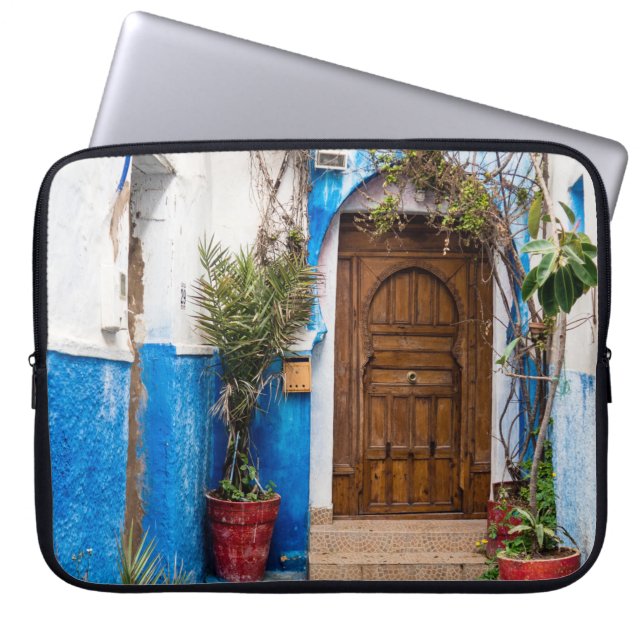 GREEN LEAFED PLANT NEAR WALL LAPTOP SLEEVE (Front)