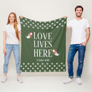 Green LOVE LIVES HERE Stylish Customisable Fleece Blanket