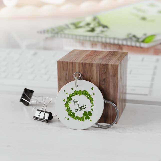 Green Lucky Clover Wreath Keychain (Creator Uploaded)