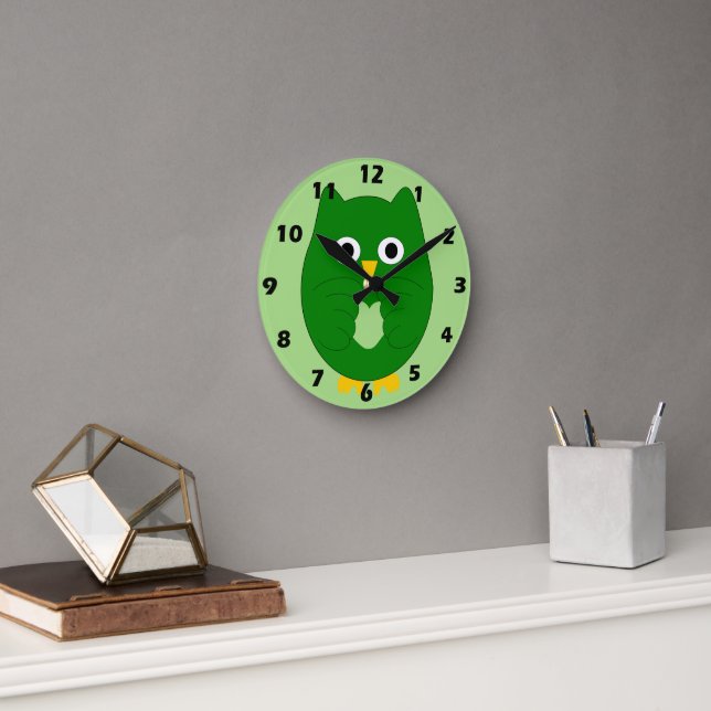 Green Owl Design Round Clock (Office)
