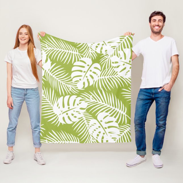 Green Palm Leaves Rainforest Pattern Fleece Blanket (In Situ)