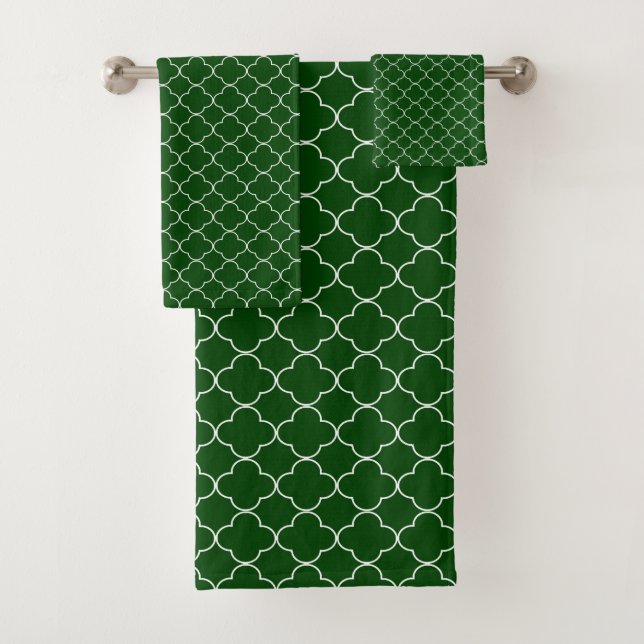 Green Quatrefoil Bath Towel Set (Insitu)