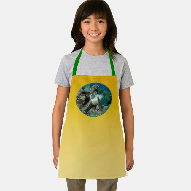 Green Sea Turtle at corals - Photographic Design | Apron (Insitu)