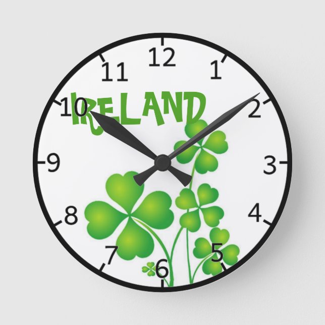 Green Shamrock From Ireland Round Clock (Front)