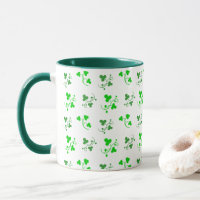Green White Shamrocks Pattern Mug