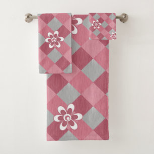 Grey and pink plaid with chamomile flowers bath towel set