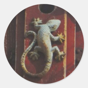 grey lizard on worn wood classic round sticker