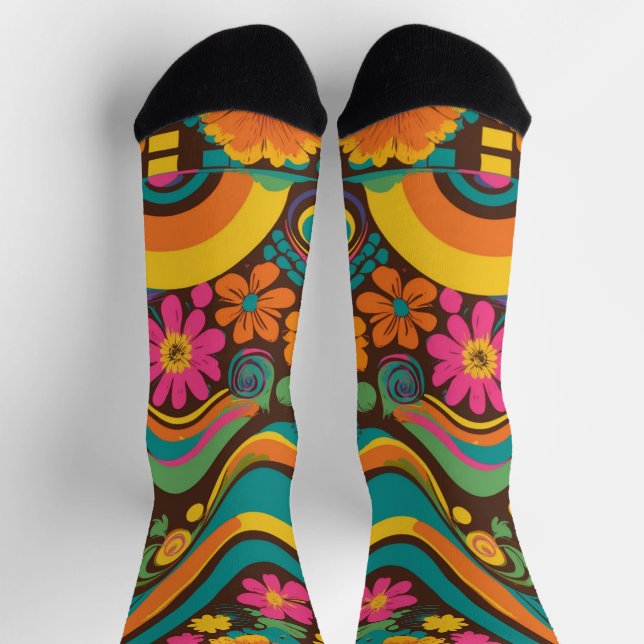 Groove Waves 70s Psychedelic Line Pattern Socks (Top)