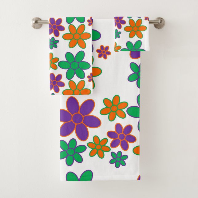 Groovy 70s Inspired Flowers Bathroom Towel Set (Insitu)