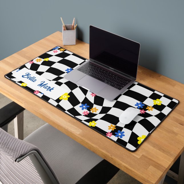 Groovy Daisy Floral Chequerboard, Y2K 90s  Desk Mat (Office 2)