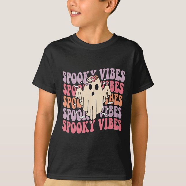 Groovy Halloween Spooky Vibes Retro Floral Ghost C T-Shirt (Front)