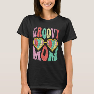 Groovy Mom Retro 70s Aesthetic Heart Glasses Mothe T-Shirt