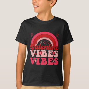 Groovy Valentine Vibes Cute Heart Rainbow Valentin T-Shirt