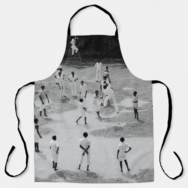 GROUP OF PEOPLE PLAYING BASEBALL APRON (Front)