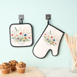Grow in Grace floral Oven Mitt & Pot Holder Set