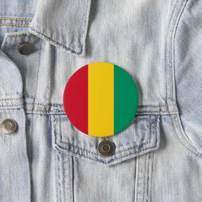 Guinea flag 7.5 cm round badge (In Situ)