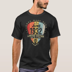 Guitar Pick Legends Were Born In June 1932 Guitar T-Shirt