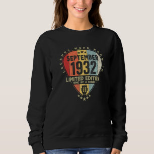 Guitar Pick Legends Were Born In September 1932 G Sweatshirt