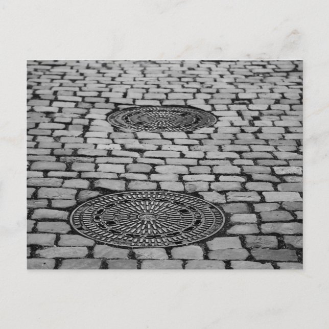 Gullideckel Manhole Paving Stones Cobbled Road Postcard (Front)