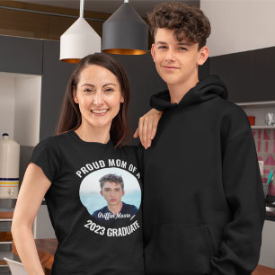 Guy Grad Modern Photo Graduate Proud Mum T-Shirt