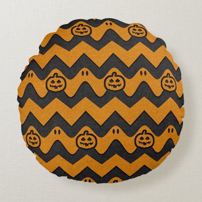 Halloween Chevron Pattern with Ghosts and Pumpkins Round Cushion (Front)