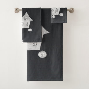 Halloween night with Haunted House, Bats, Pumpkins Bath Towel Set