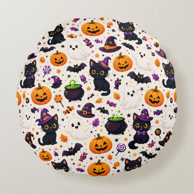 Halloween Witch Hats And Cats Pattern 🧙 Round Cushion (Front)