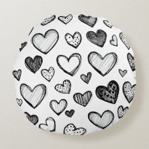 Hand Drawn Black and White Hearts Pattern  Round Cushion