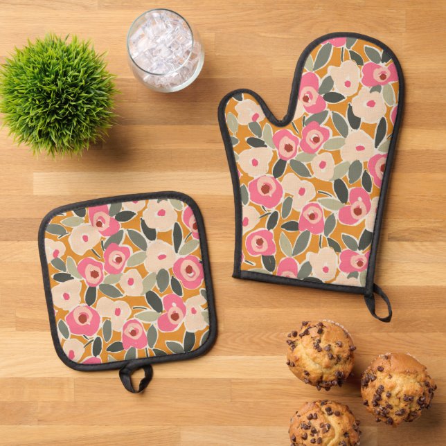 Hand-Drawn Bold Inky Floral Pattern- Sunlit Meadow Oven Mitt & Pot Holder Set (Top Down)