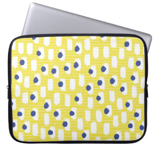 Hand drawn brush stroke seamless pattern. laptop sleeve