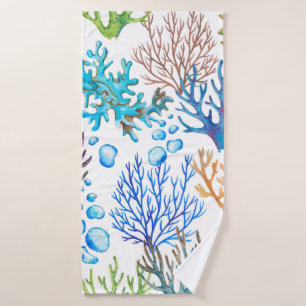 Hand-drawn watercolor sea pattern with corals. Und Bath Towel