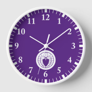Hanging wisteria in circle clock