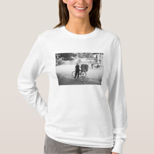 Hanoi Vietnam, Bicyle Delivery Woman (NR) T-Shirt