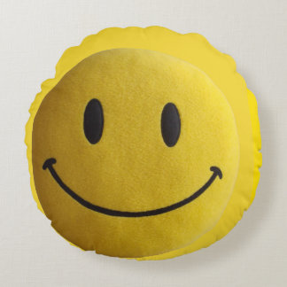 Happy face yellow Round Throw Pillow (16")