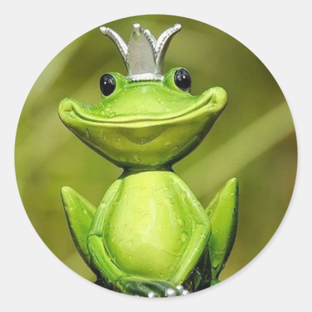 Happy frog king classic round sticker (Front)